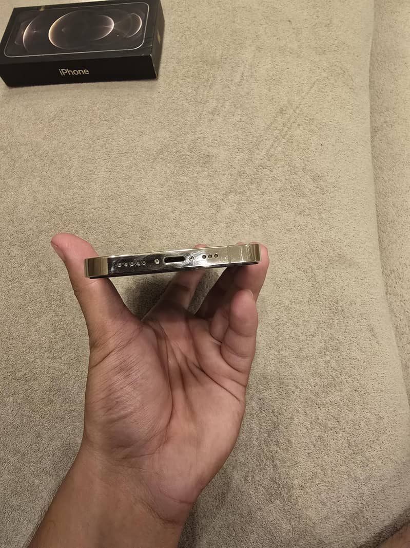 Apple iPhone 12 Pro 2