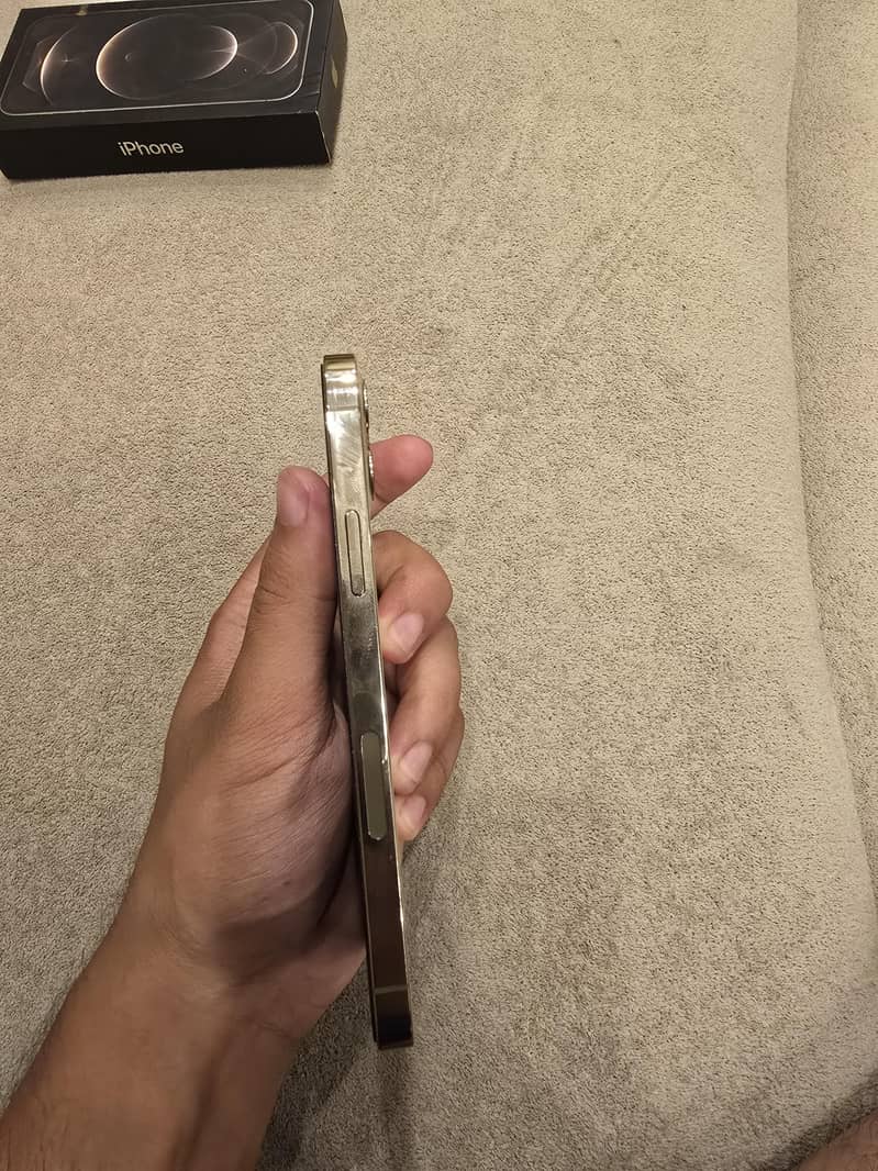 Apple iPhone 12 Pro 3