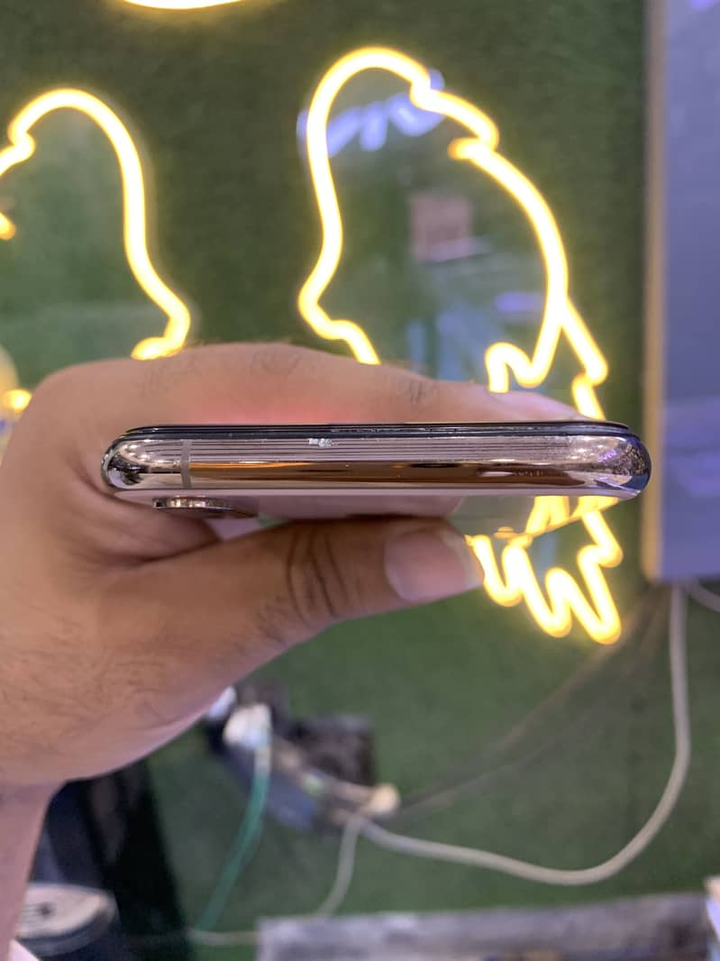 Apple iPhone XS 2