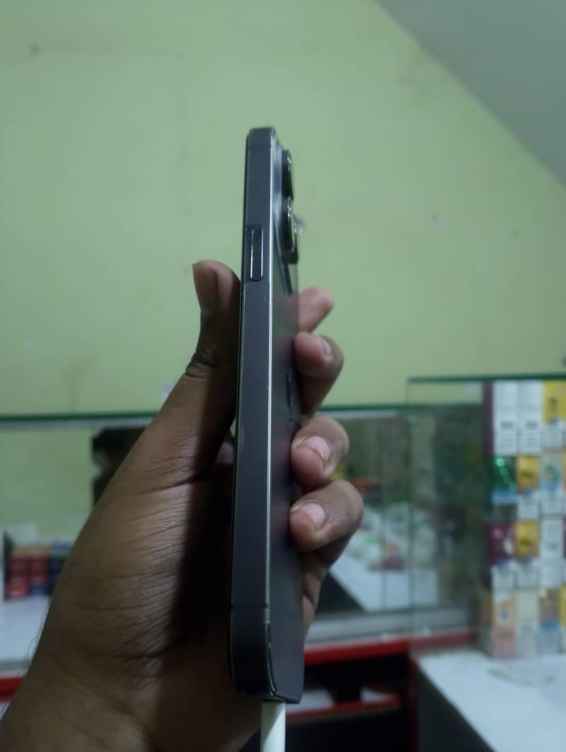 Apple iPhone 14 Pro Max 0