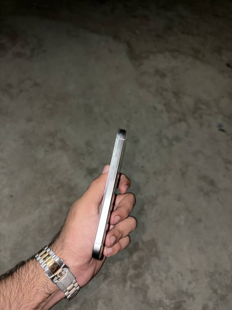 Apple iPhone 15 Pro 2
