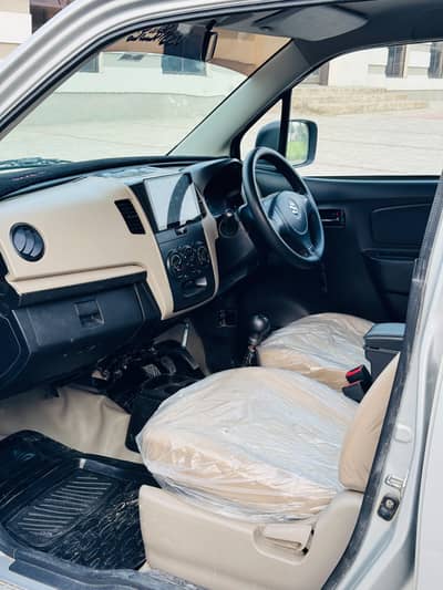 Suzuki Wagon R 2017 sirf what's app hay kindly contact on what's app