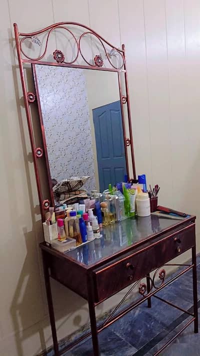 iron rod dressing table