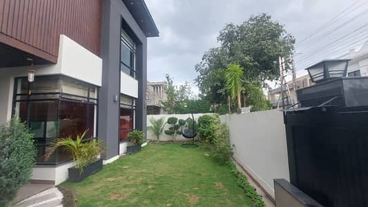 1 Kanal House For Sale Ideal Location 20kv Solar And Basement