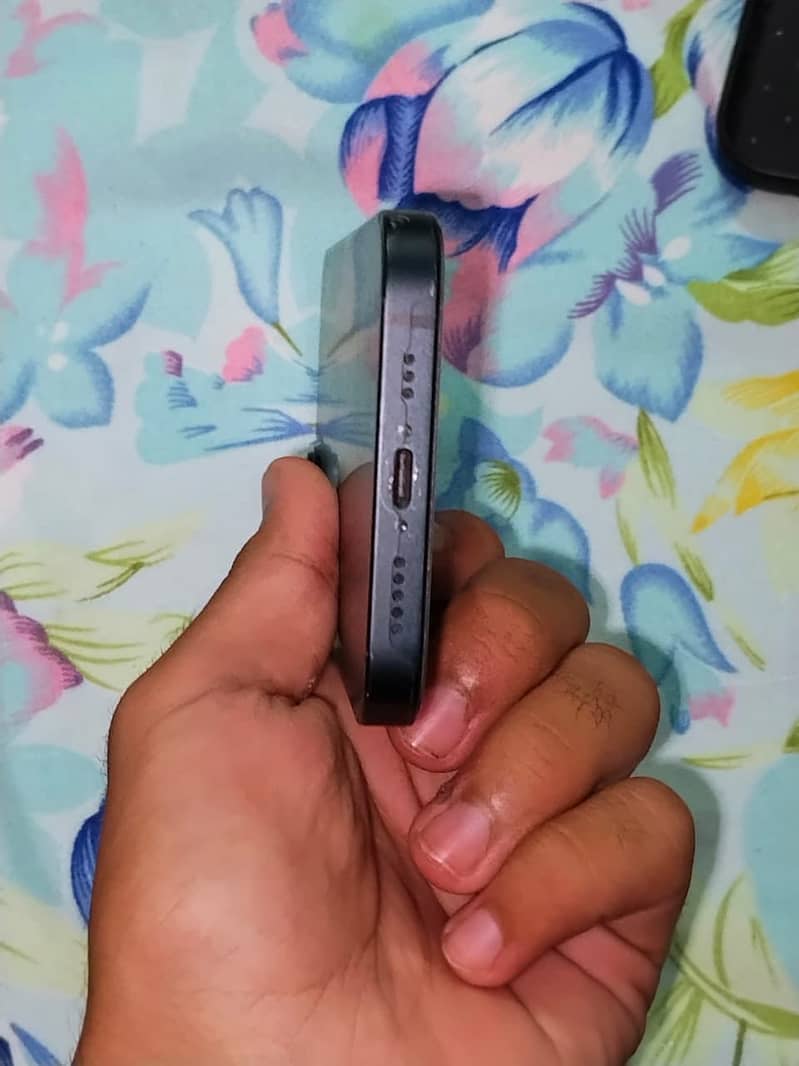 Apple iPhone 14 2