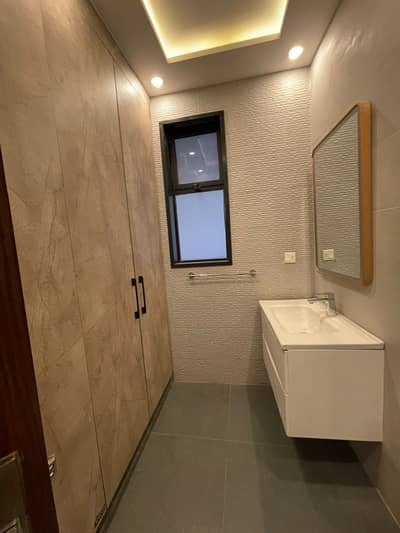 10 Marla House For Sale Ideal Location All Facilities Available