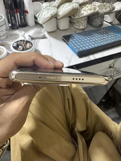 Infinix Zero 30
