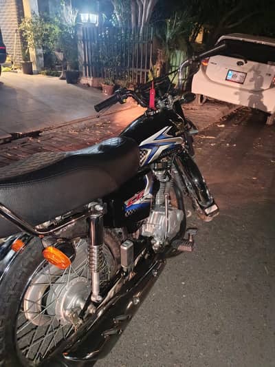 Honda CG125 2025 (agar serious buyer hoga to discount hojayega)