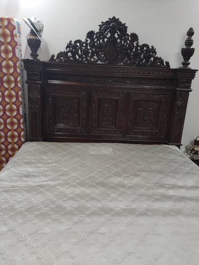 Pure Black wooden chinioti furniture