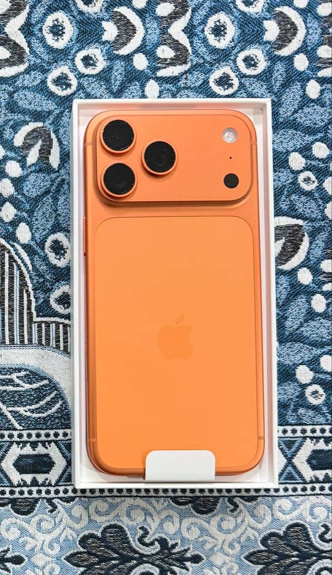 Apple iPhone 17 Pro Max 1