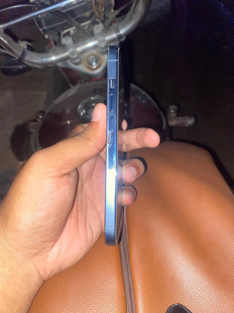 Apple iPhone 13 Pro 2