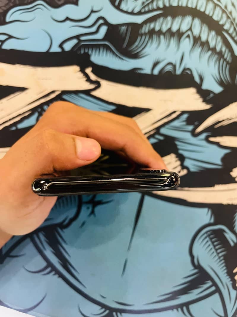 Apple iPhone X 3