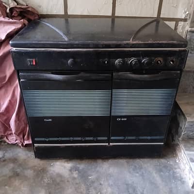 Gas oven 5 Stoves and baking option perfect working