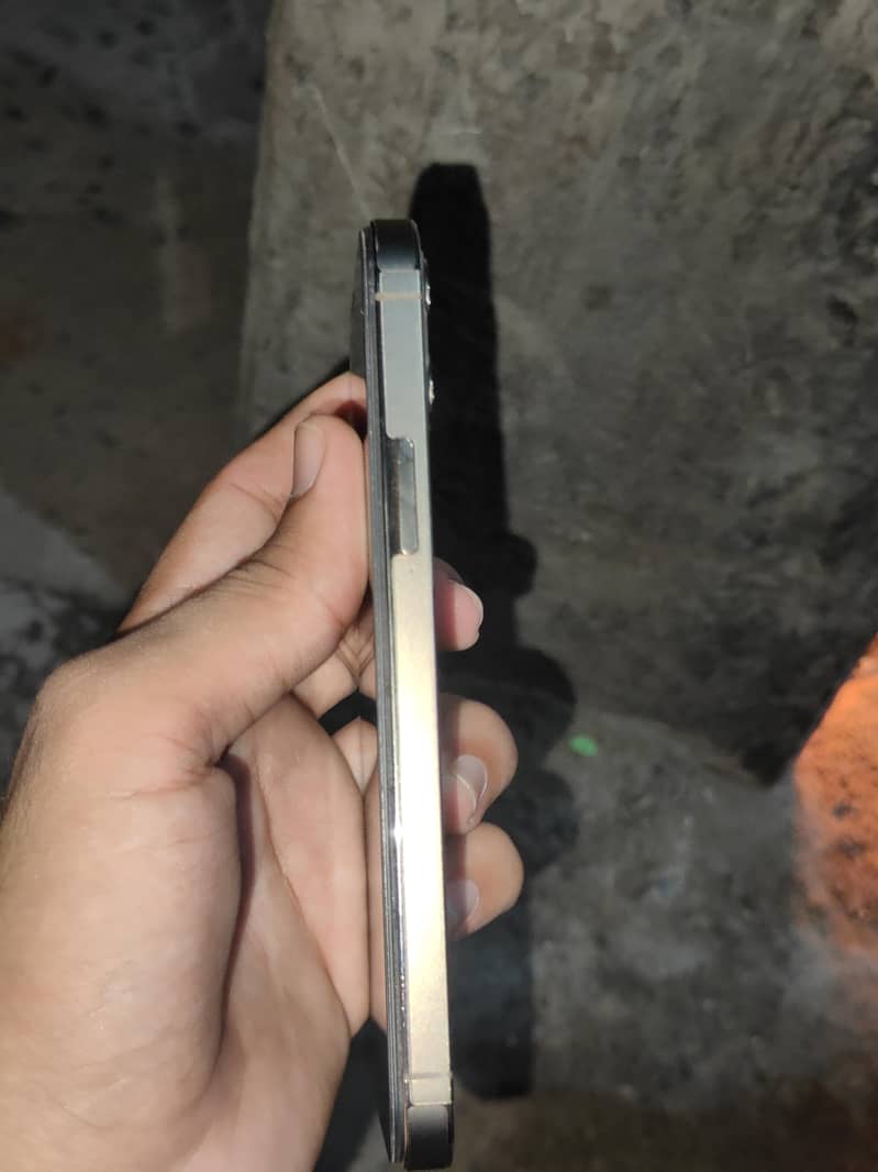 Apple iPhone 12 Pro 3