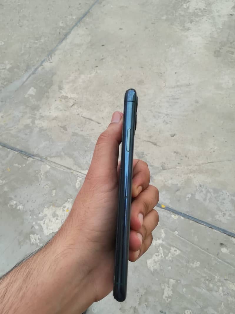 Apple iPhone 11 Pro Max 5