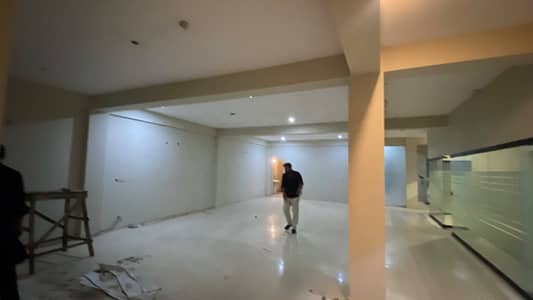 1 Kanal Lifetime Commercial Plaza Main Boulevard For Rent