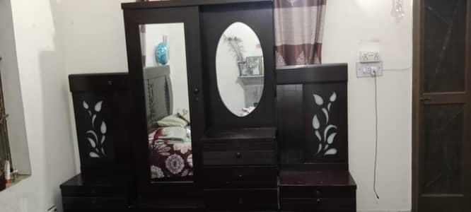 Sides Tables & Dressing Tables