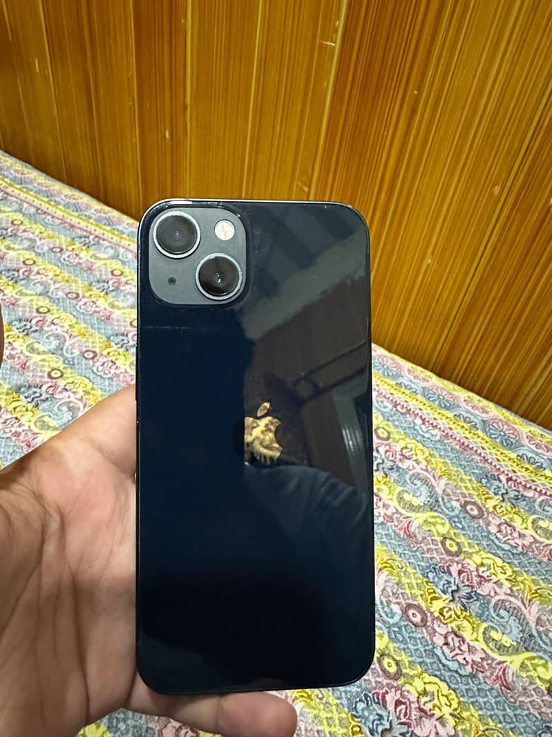 Apple iPhone 13 5