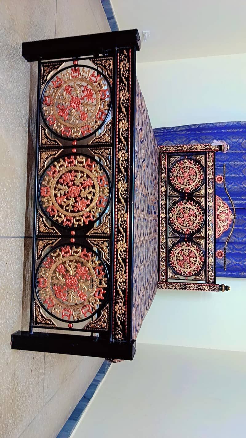 iron bed 0