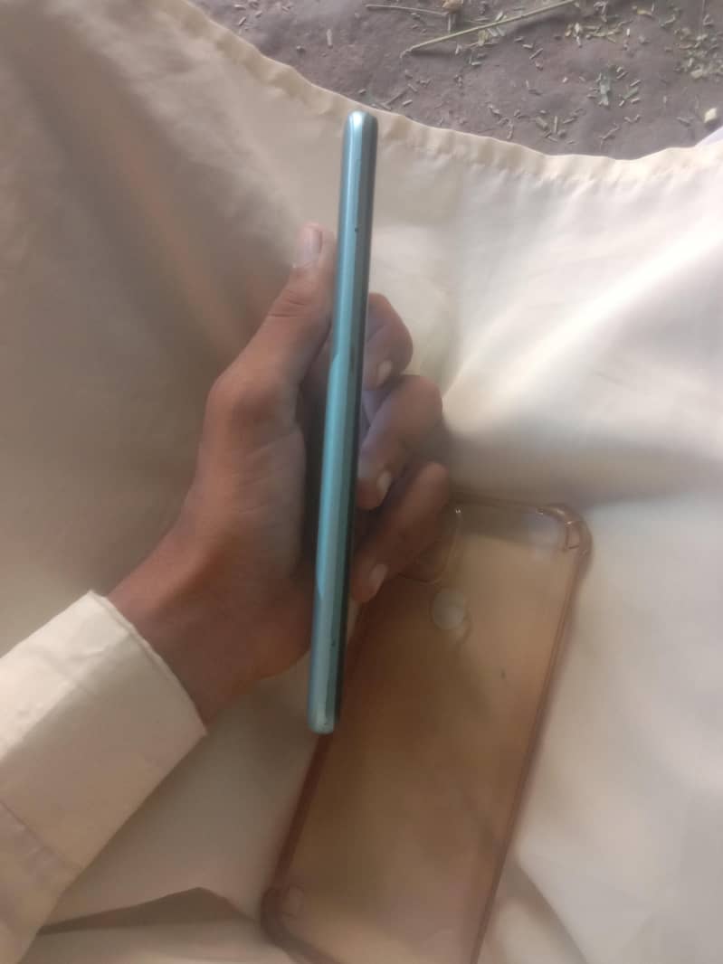 Realme C53 4