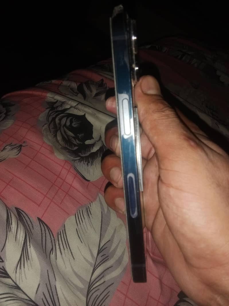 Apple iPhone 14 4