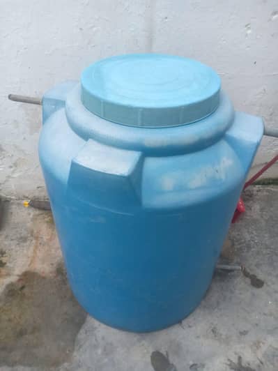 35 gallon Plastic storage tank