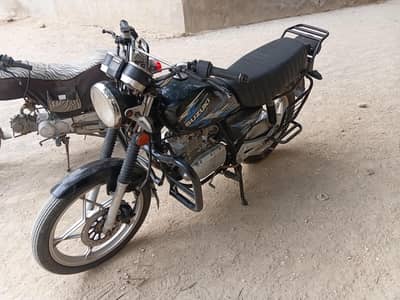 Suzuki GS 150 SE