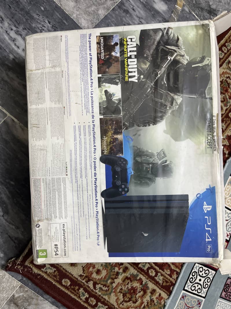 Play Station 4 pro 3