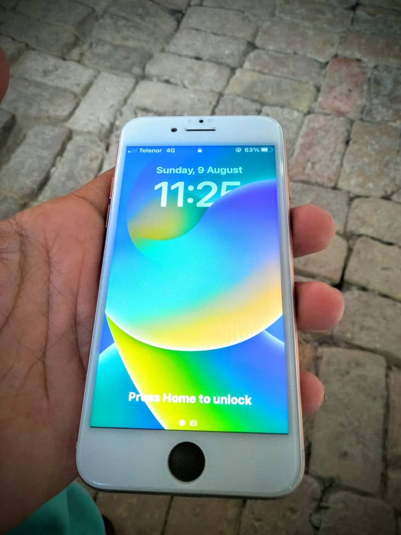 Apple iPhone 8 0