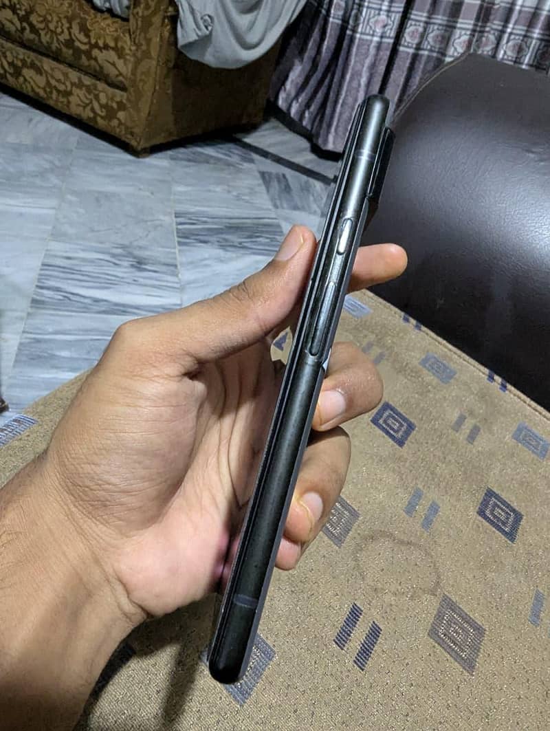 Google Pixel 6 4