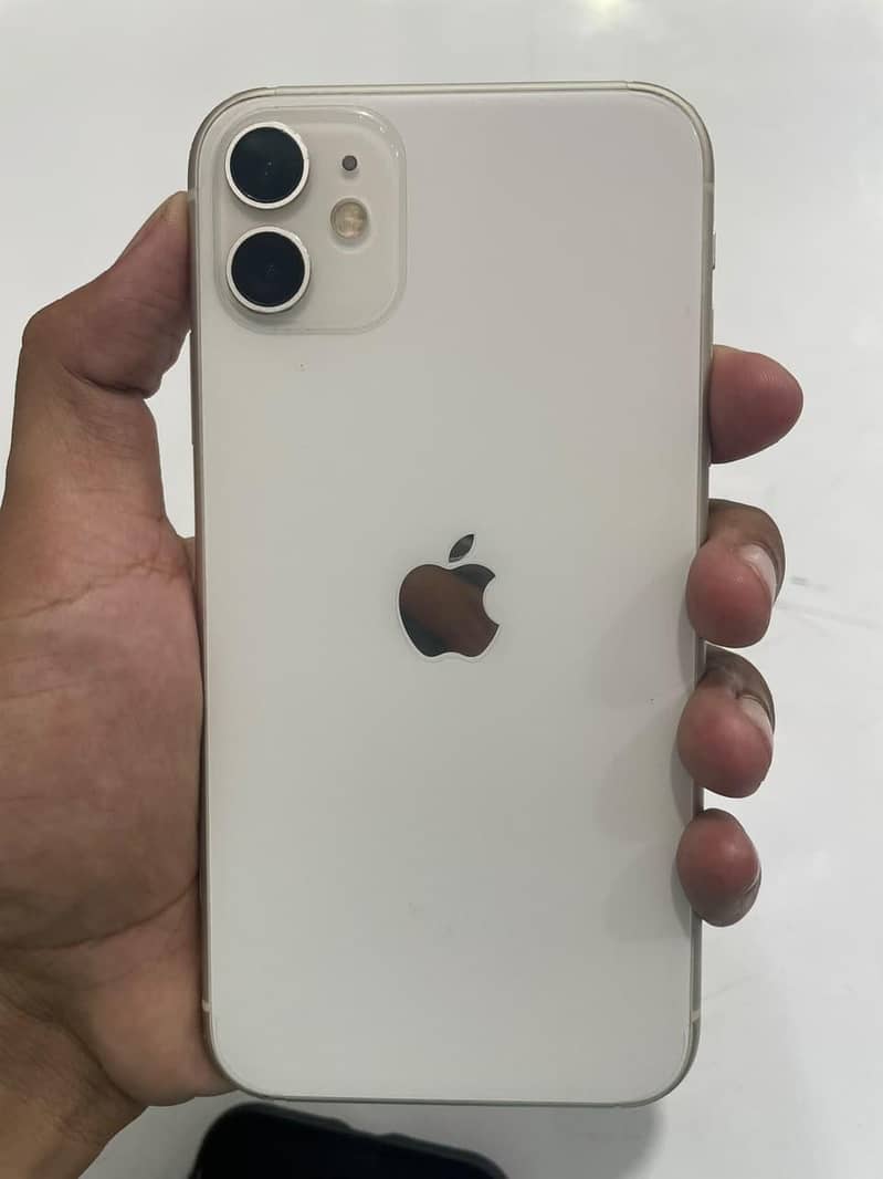Apple iPhone 11 3