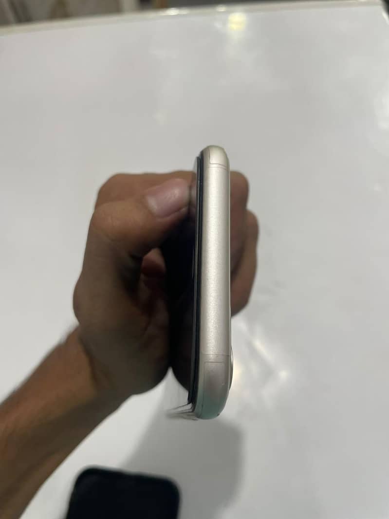 Apple iPhone 11 5