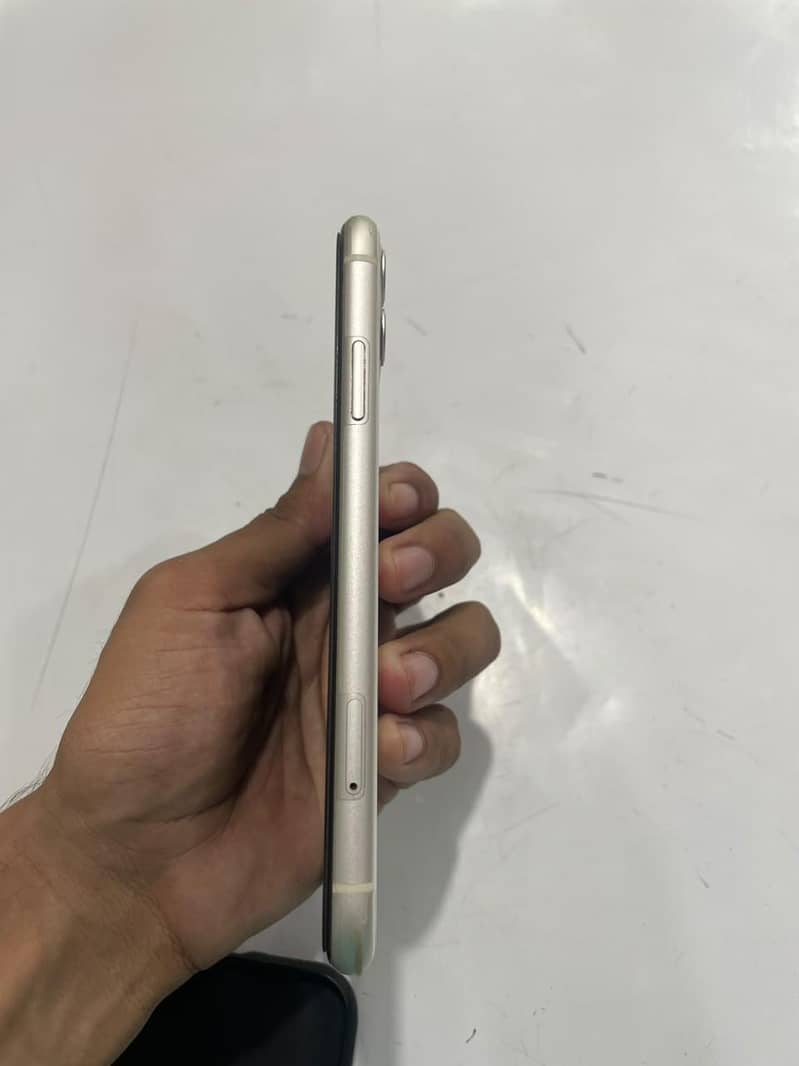 Apple iPhone 11 6