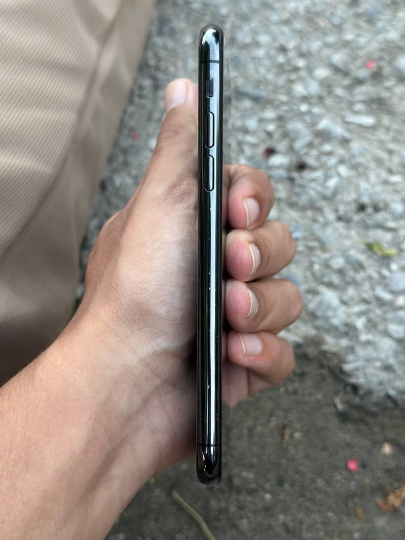 iPhone 34