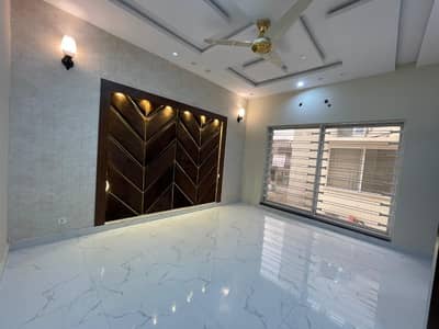 10 MARLA LOCK OPTION FOR RENT IN GULMOHAR BLOCK