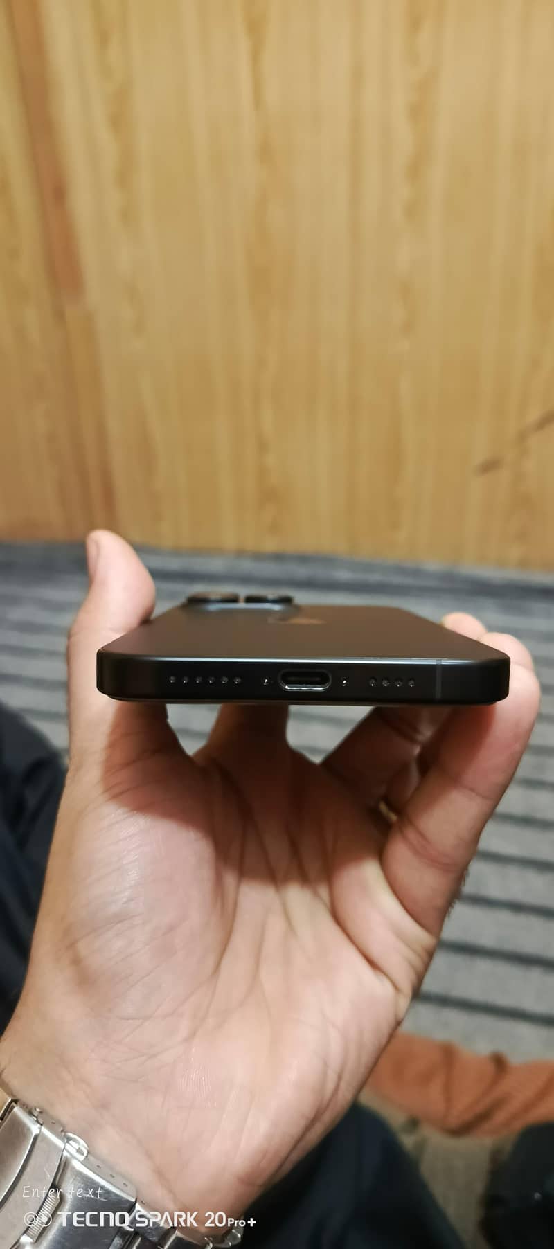 Apple iPhone 16 Pro Max 3