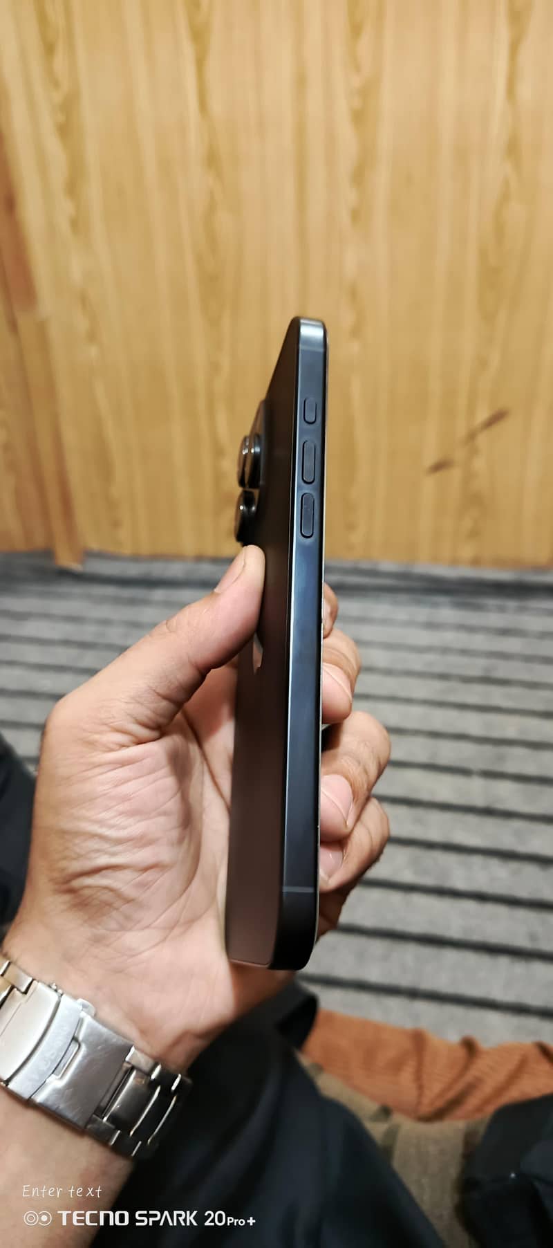 Apple iPhone 16 Pro Max 4