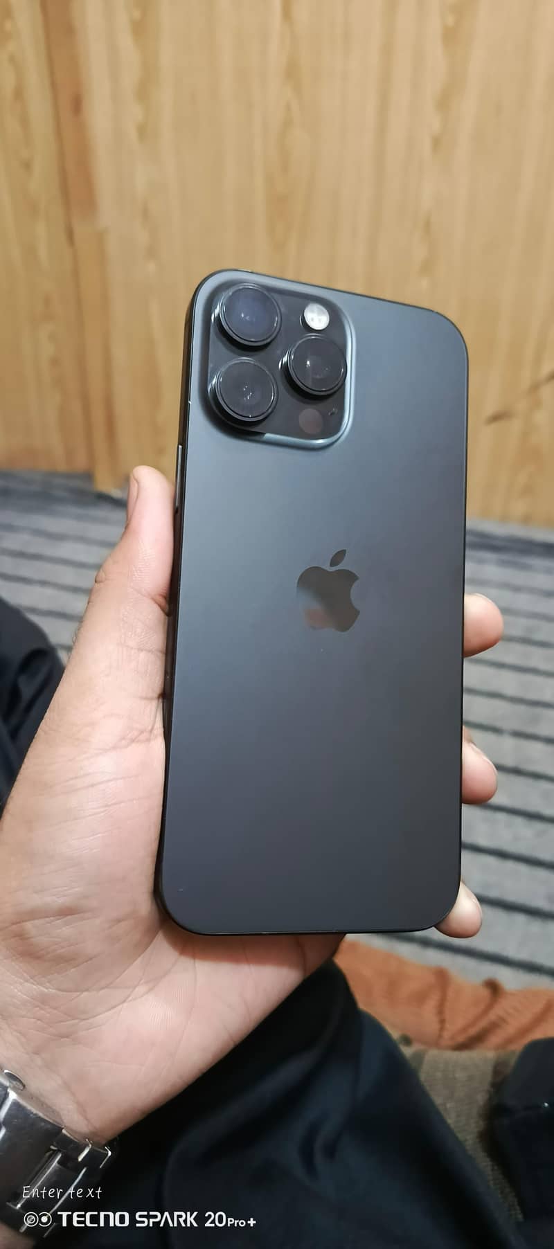 Apple iPhone 16 Pro Max 5