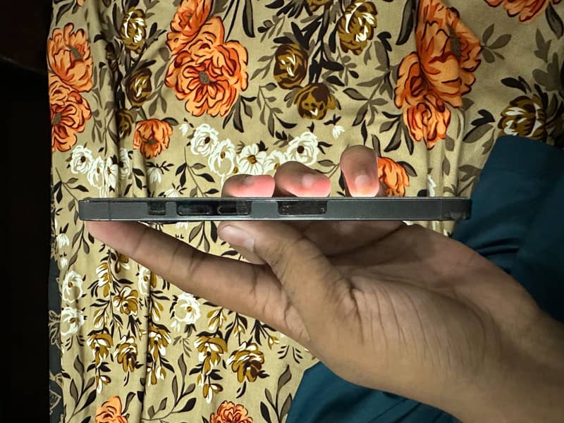 Apple iPhone 13 Pro 1
