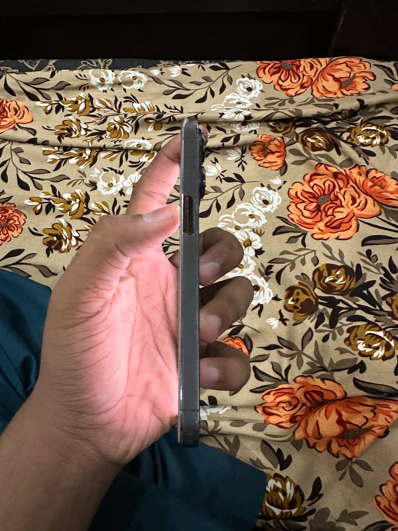Apple iPhone 13 Pro 6