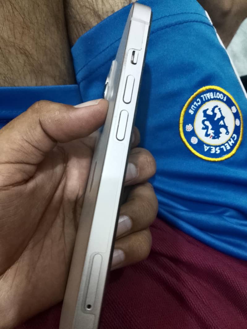 Apple iPhone 13 1