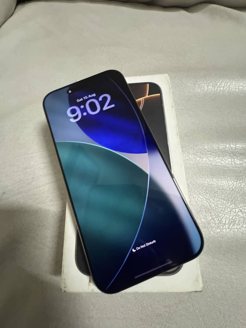 Apple iPhone 16 Pro Max 2