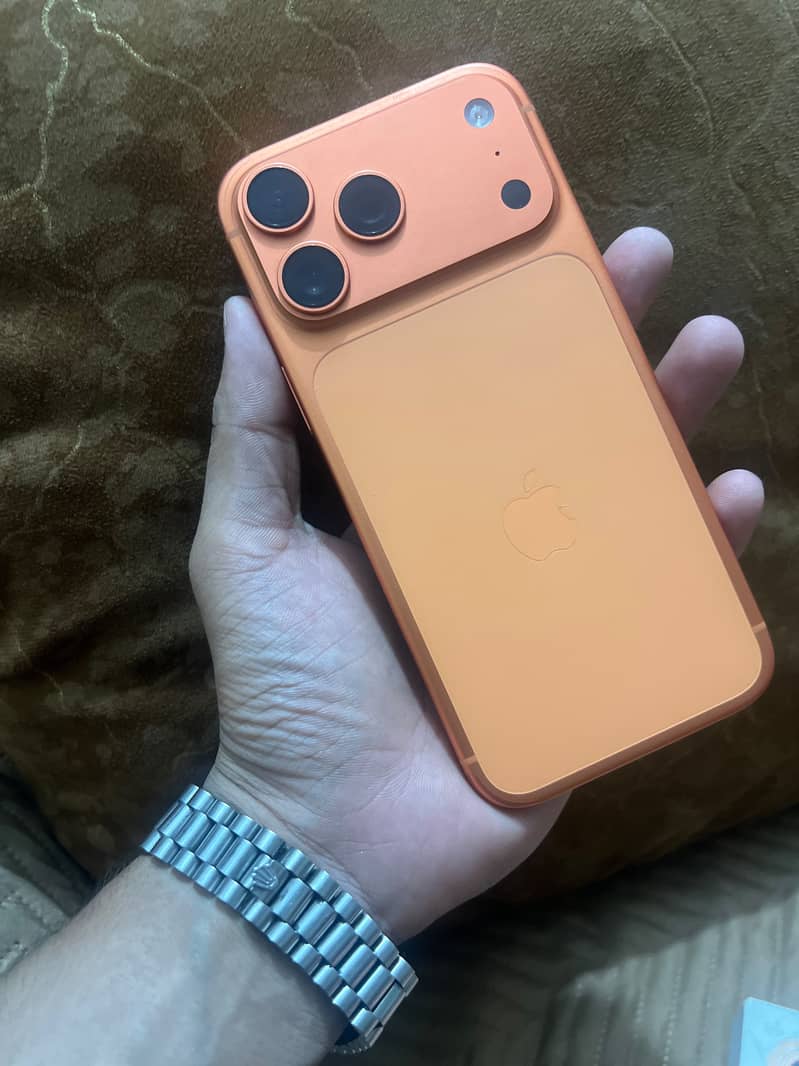 Apple iPhone 17 Pro Max 1