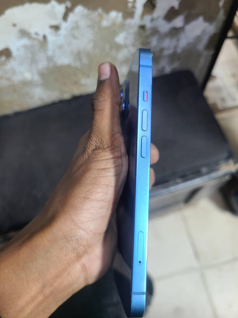 Apple iPhone 13 3