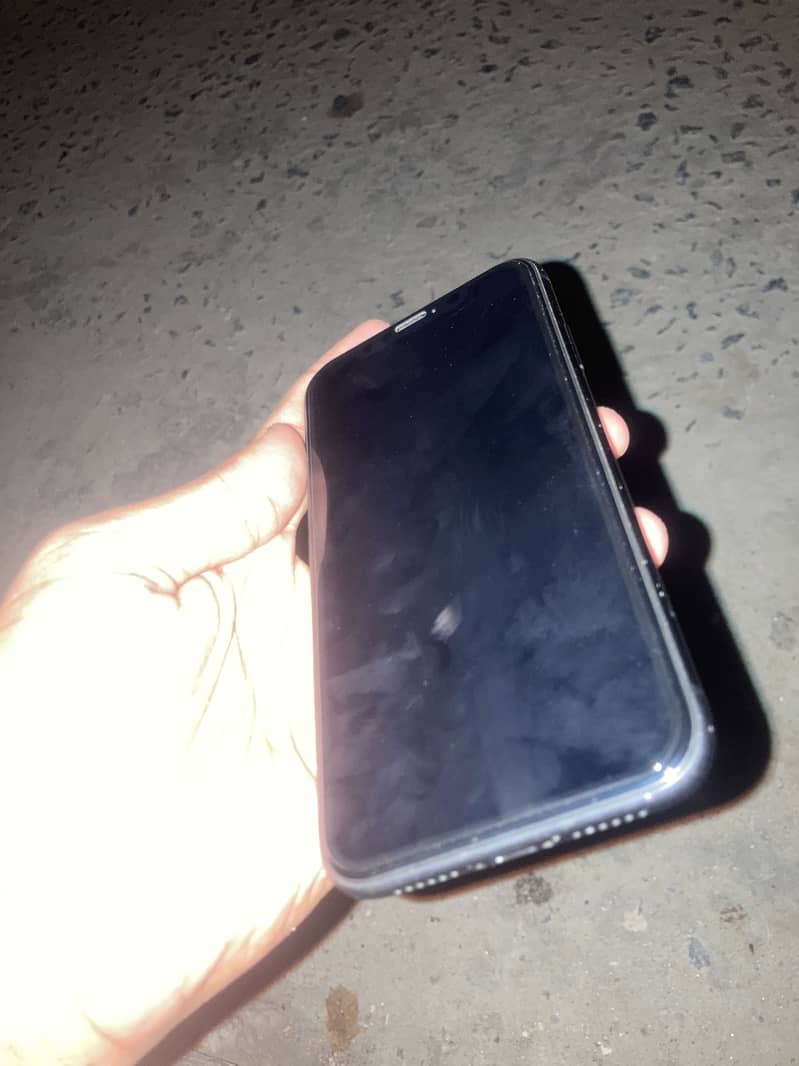 Apple iPhone 11 7