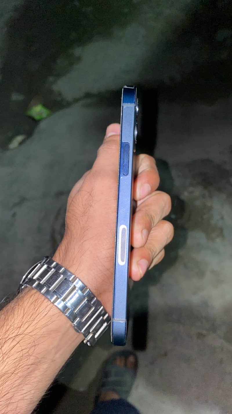 Apple iPhone 12 2