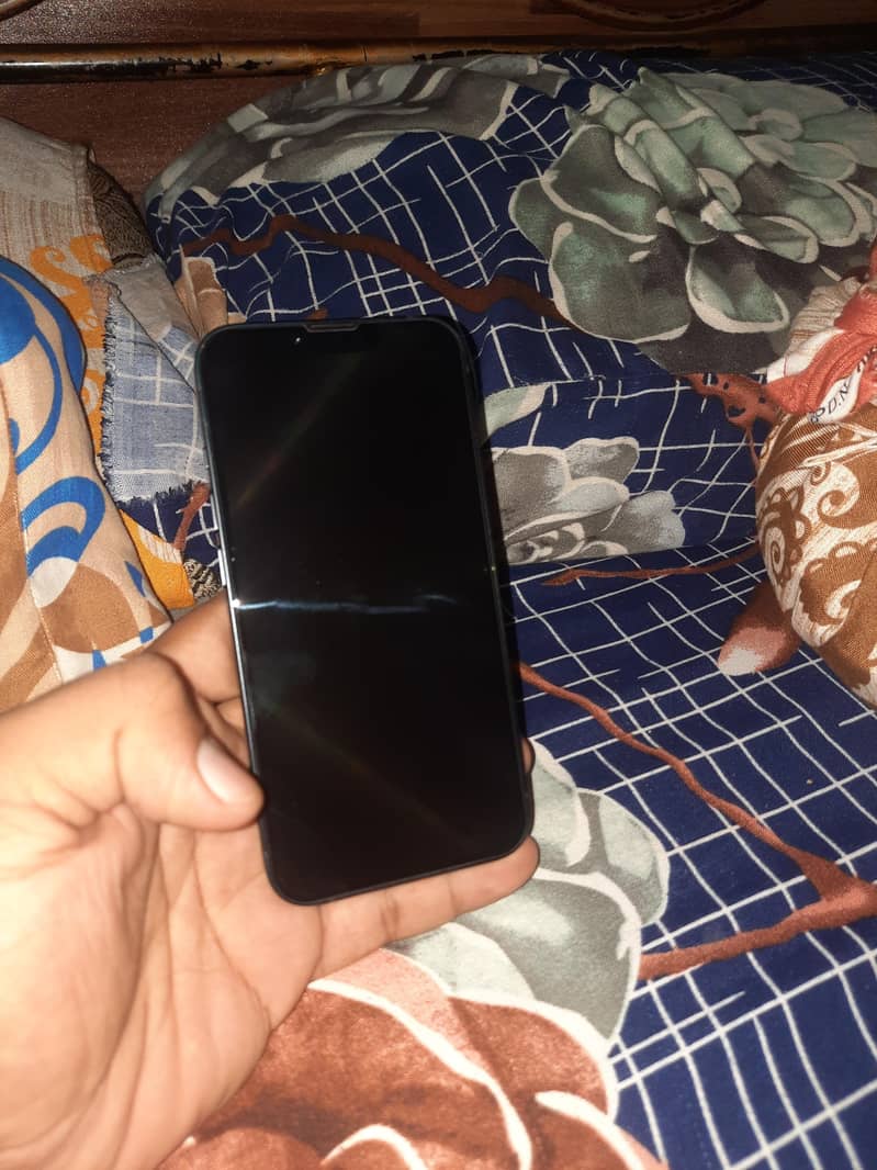 Apple iPhone 13 1