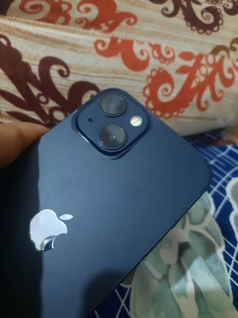 Apple iPhone 13 6