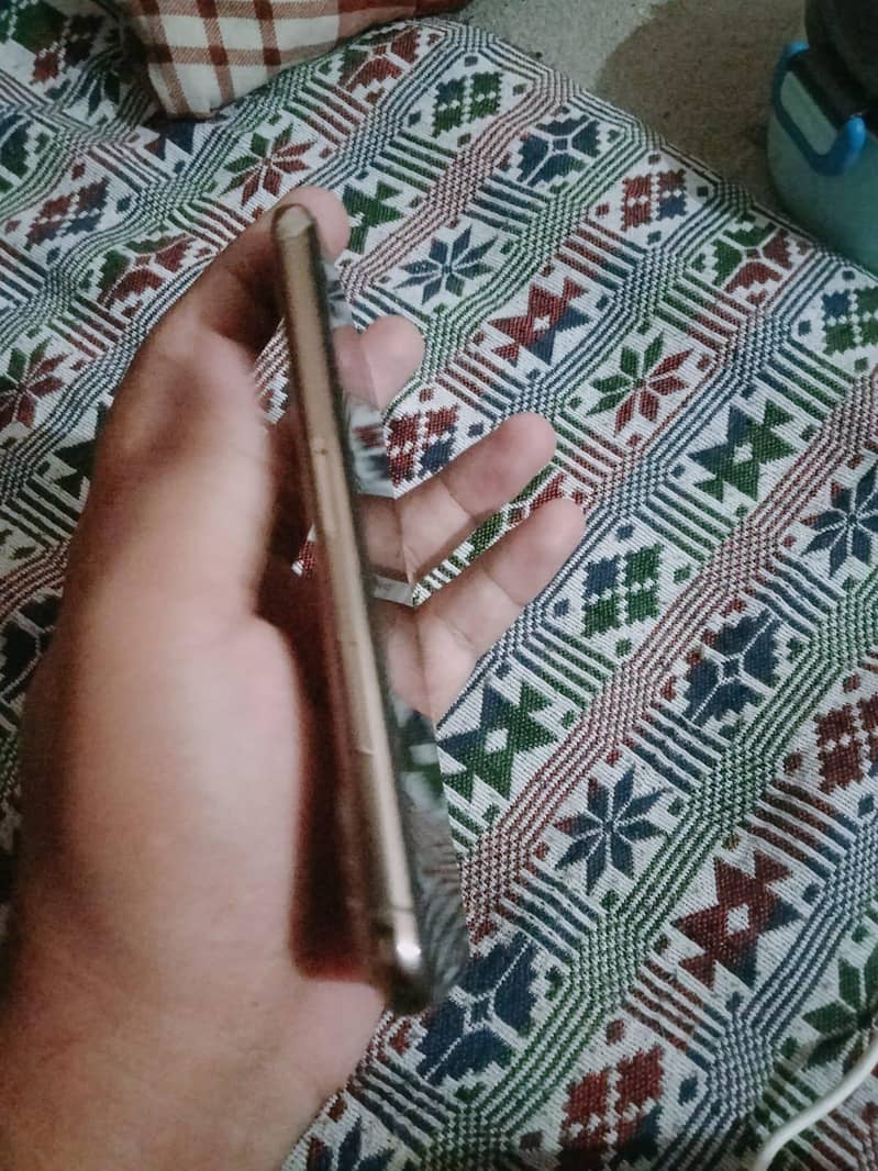 Apple iPhone 11 Pro 2