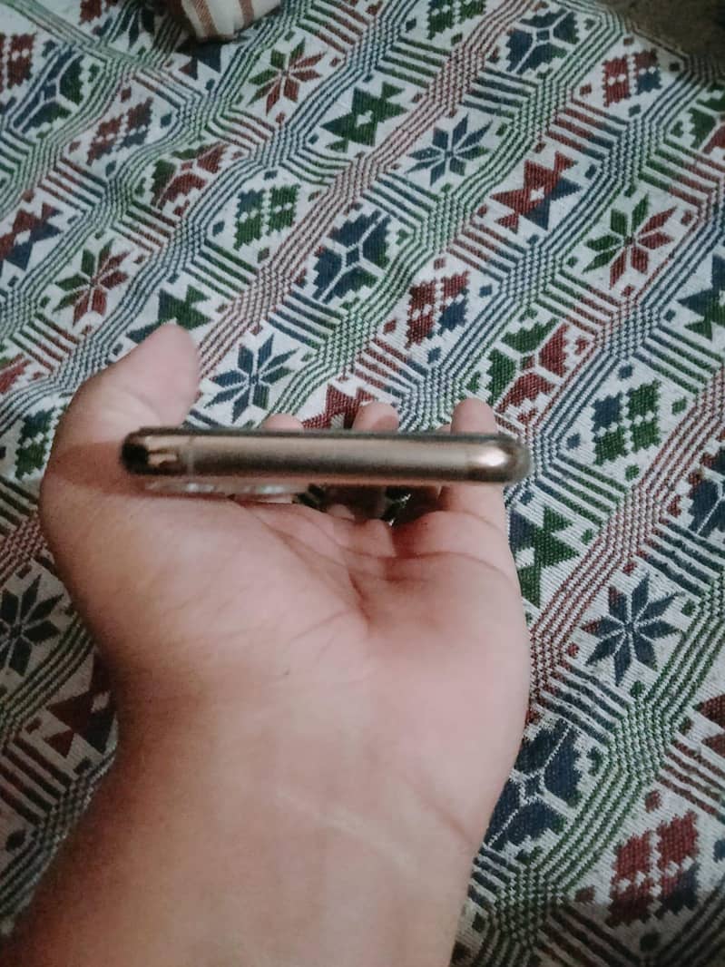 Apple iPhone 11 Pro 3